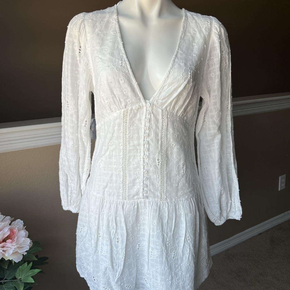 ZARA SHORT DRESS EMBROIDERY V neck long Sleeve elastic cuff .0881/319 BLOGGERS M